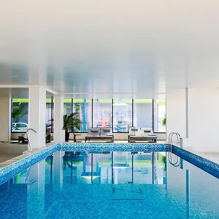 Designer Luxury - Pool & Alezzi *