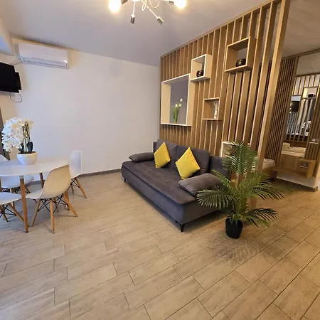 Designer Luxury - Pool & Alezzi Apartament