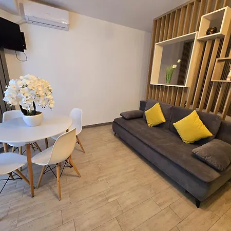 Designer Luxury - Pool & Alezzi Apartament *
