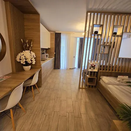 Designer Luxury - Pool & Alezzi Apartament Năvodari