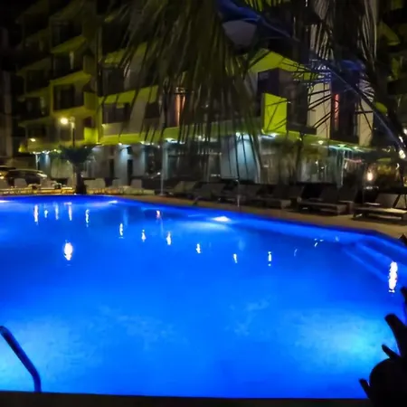 Designer Luxury - Pool & Alezzi *